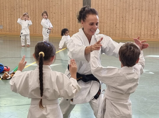 an_3826_bonsaikarate4